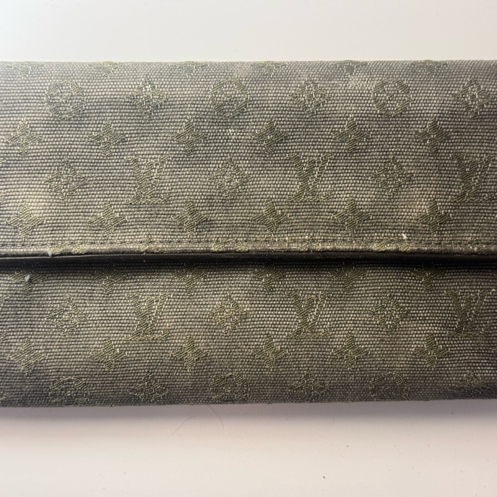 Louis Vuitton Gray Monogram wallet
